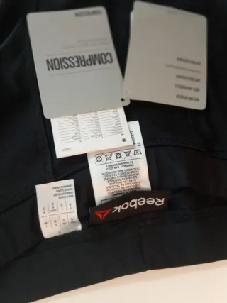 Mallas Reebok Compresión Antimicrobial.