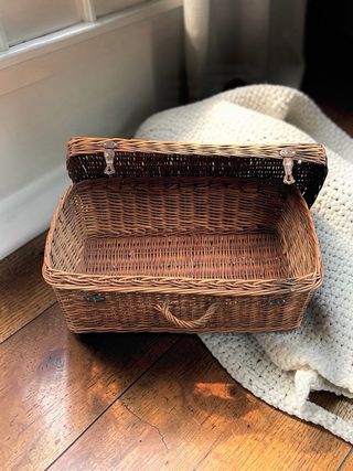 Baúl vintage de mimbre