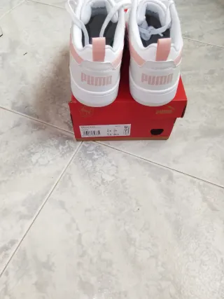 Zapatillas Puma Blancas y Rosas