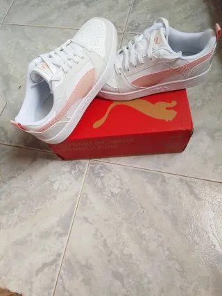 Zapatillas Puma Blancas y Rosas