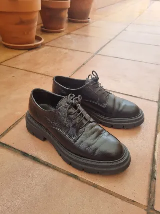 Zapatos de vestir con cordones de cuero