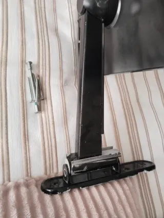 Soporte pared TV metal negro.31cm el brazo