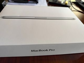 MacBook Plata con Cargador