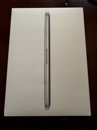 MacBook Plata con Cargador