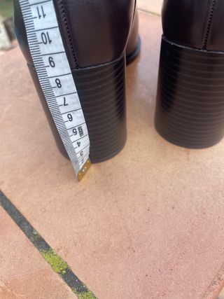 Botines marrones con goma