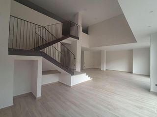 Local comercial en alquiler en Maria Auxiliadora - Barriada LLera en Badajoz