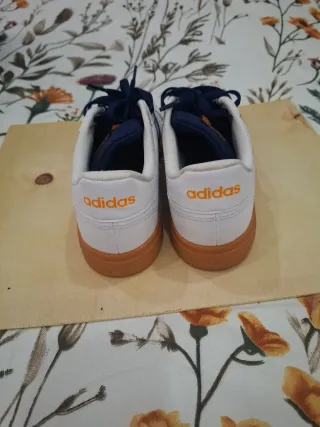 Zapatillas Adidas Blancas y Azules