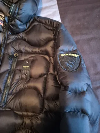 Chaqueta Blauer Negra Plumas
