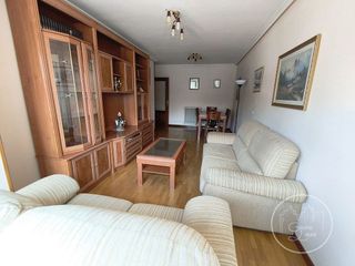 Piso en alquiler en Universidad en Ávila