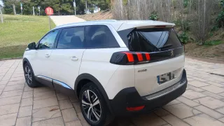 Peugeot 5008 2021