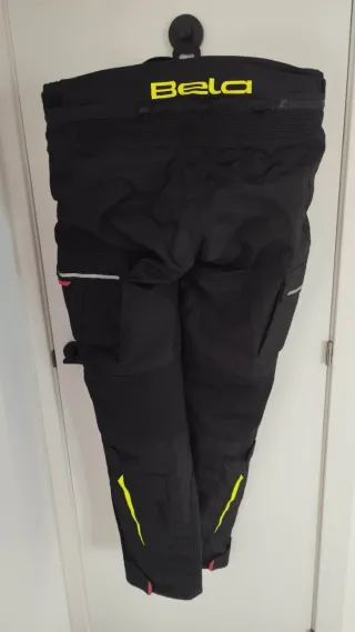 Chaqueta y pantalón Bela para moto talla en foto