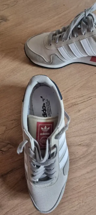 Scarpe Sportive Adidas Beige e Bianche