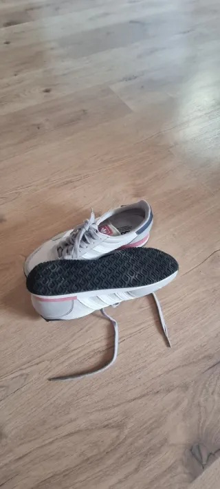 Scarpe Sportive Adidas Beige e Bianche