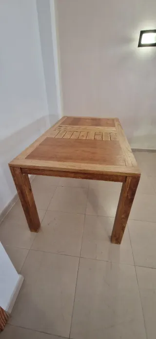 Mesa comedor madera maciza robusta