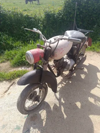 Moto Iso 125 Clásica