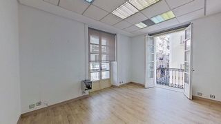 Oficina en venta en Puerto Chico en Santander