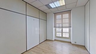 Oficina en venta en Puerto Chico en Santander