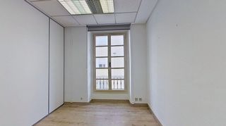 Oficina en venta en Puerto Chico en Santander