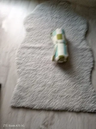 Alfombra Manta Fleece Beige y Verde