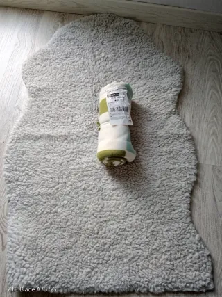 Alfombra Manta Fleece Beige y Verde