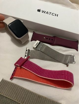 Apple Watch SE + 5 correas