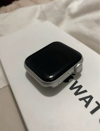 Apple Watch SE + 5 correas