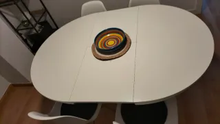 Mesa redonda extensible blanca