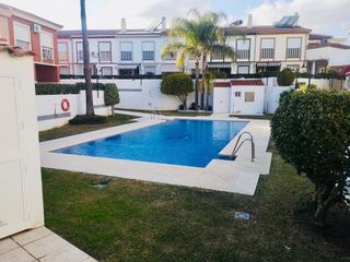 Casa adosada en alquiler en Las Lagunas en Mijas