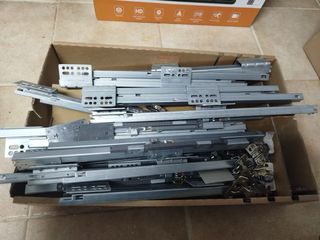 Cajón interior y gaveta mueble cocina metal gris