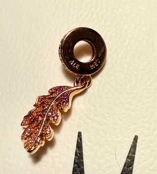 Pandora Charm Hoja de Roble Rosa