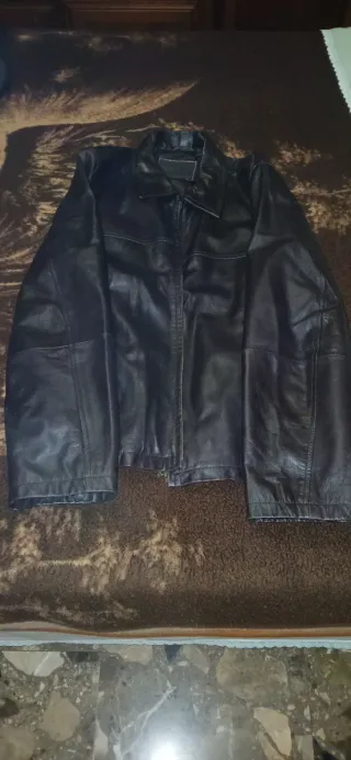 Chaqueta de Piel Negra