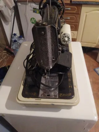Máquina de coser Sigma antigua