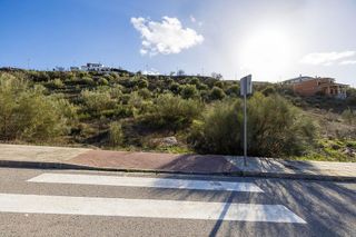 Terreno en venta en Zubia (La)