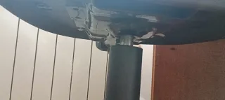 Silla de oficina negra con ruedas