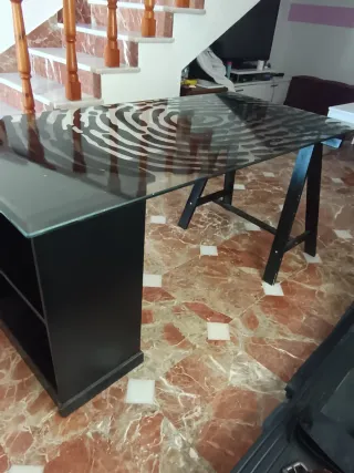 Escritorio cristal diseño huella dactilar