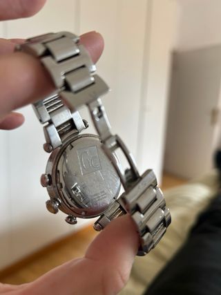 Reloj Guess Mujer Plata y Blanco