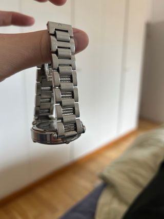 Reloj Guess Mujer Plata y Blanco