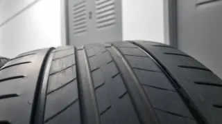 Neumáticos Bridgestone 255 40 R18 99Y