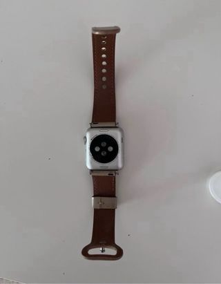Apple Watch Plata con Correa Marrón