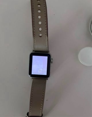 Apple Watch Plata con Correa Marrón