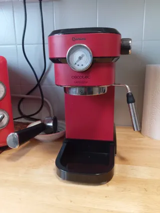 Cafetera Roja