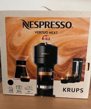 Cafetera Nespresso Vertuo Next + Organizador