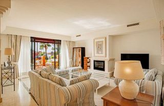 Piso en alquiler en Nueva Andalucía centro en Marbella