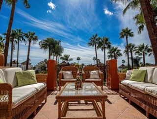 Piso en alquiler en Nueva Andalucía centro en Marbella