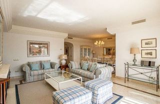 Piso en alquiler en Nueva Andalucía centro en Marbella