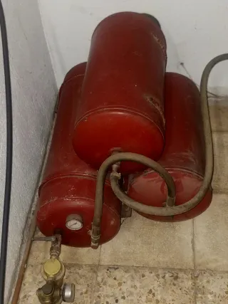 Compresor de aire con acumuladores