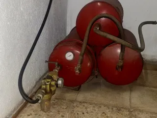 Compresor de aire con acumuladores