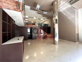 Local comercial en alquiler en Plaça Catalunya en Manresa