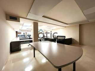 Local comercial en alquiler en Plaça Catalunya en Manresa