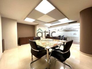 Local comercial en alquiler en Plaça Catalunya en Manresa